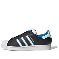 حذاء adidas Superstar باللون الأسود والأزرق الفاتح ID4672