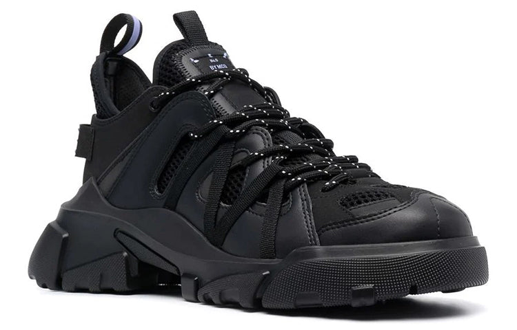 حذاء رياضي McQ Alexander McQueen Descender برباط "Core Black" 652434R28141000