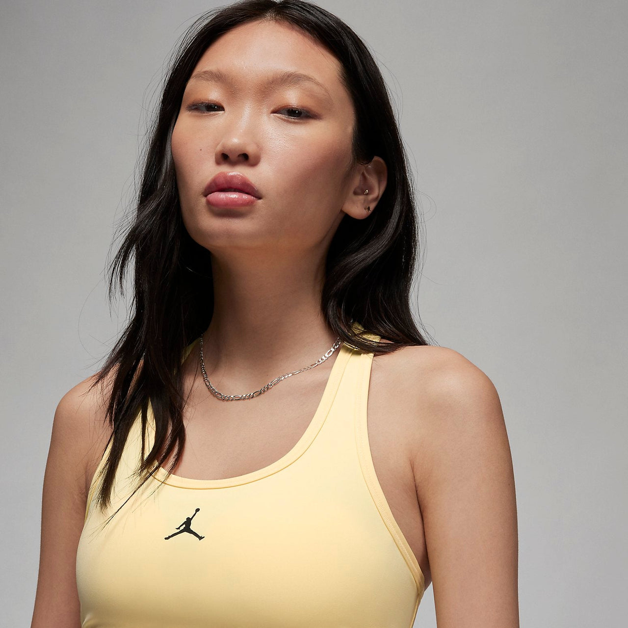 (WMNS) حمالة صدر رياضية Air Jordan Jumpman باللون الأصفر FB6873-821