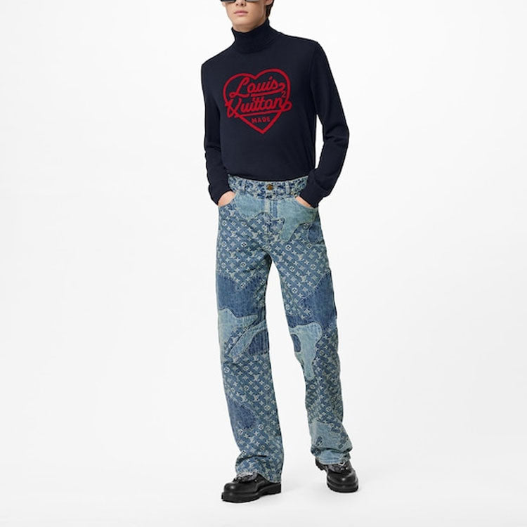 بنطال جينز بنقشة مونوغرام من LOUIS VUITTON X Nigo