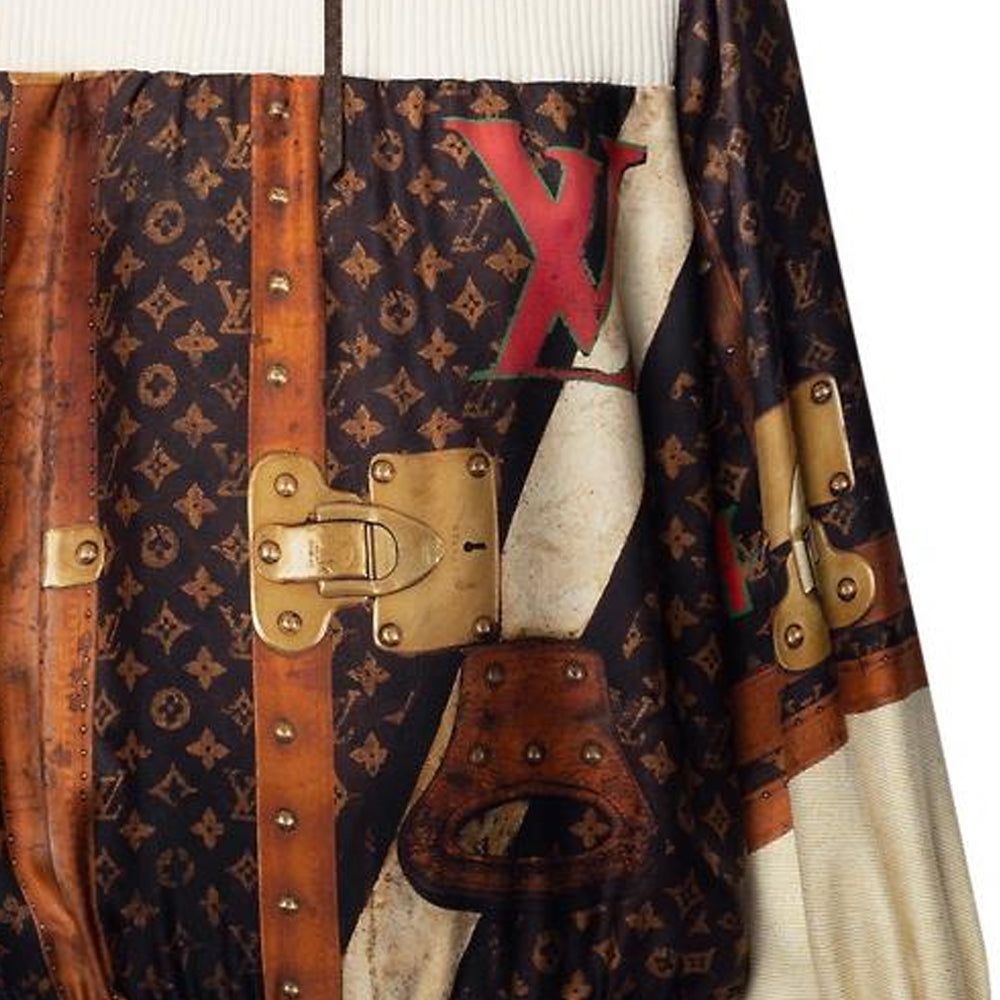 معطف نسائي متعدد الألوان بملمس مخملي من مجموعة ربيع وصيف 2024 من LOUIS VUITTON