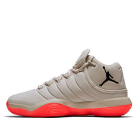 حذاء Air Jordan Super Fly "بني فاتح أحمر" AA5637-104