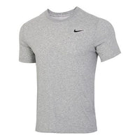 قميص Nike Dri-FIT الرياضي للتدريب سريع الجفاف برقبة دائرية وأكمام قصيرة باللون الرمادي AR6030-063