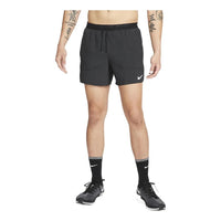 شورت رياضي كاجوال رجالي من Nike بلون سادة مطبوع عليه شعار الشركة، أسود DM4756-010