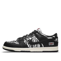حذاء Nike x Quartersnacks SB Dunk Low 'Little Debbies Zebra Cakes' DM3510-001