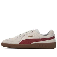 حذاء تدريب PUMA Army من جلد الغزال باللون الأبيض والرمادي والأحمر 388156-02