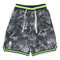 شورت كرة السلة Nike NBA Brooklyn Nets خفيف الوزن وسريع الجفاف وفضفاض بطبعة كاملة باللون الأسود DJ4034-308