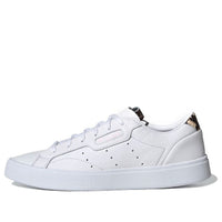 (WMNS) حذاء تزلج أنيق من adidas originals باللونين الأبيض والبني FX0051