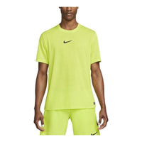 تي شيرت Nike Pro Dri-FIT Adv Training Sports للرجال سريع الجفاف بلون سادة ورقبة دائرية وأكمام قصيرة باللون الأخضر الذري DD1704-321