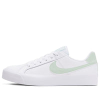 (WMNS) Nike Court Royale 'White Green' AO2810-111