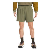 شورت رياضي رجالي من Nike ACG Dri-FIT New Sands مزود بسحاب جانبي وجيب ورباط باللون الأخضر DN3956-222