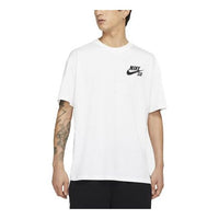 تيشيرت Nike SB الرياضي الفضفاض للرجال بأكمام قصيرة ومُصمم للتزلج على الألواح DC7818-100