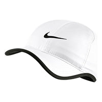 قبعة تنس Nike Court Featherlight القابلة للتعديل باللون الأبيض 679421-100