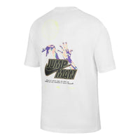 حذاء Air Jordan مطبوع عليه شعار الأبجدية بأكمام قصيرة باللون الأبيض DM1447-100