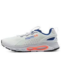 حذاء HOVR Infinite Summit 2 من Under Armour باللون الأبيض الملكي 3023633-103