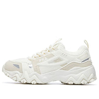 (WMNS) حذاء جري FILA Oakmont منخفض الرقبة بيج F12W031111FSA