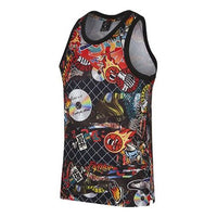 سترة رياضية لكرة السلة للرجال من Nike Street Graffiti باللون الأسود والأحمر CK1182-018