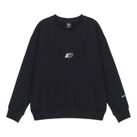 (WMNS) سويت شيرت نيو بالانس إسينشالز "أسود وأبيض" AWT23514-BK