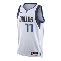 قميص نايكي NBA لوكا دونسيتش دالاس مافريكس 2022/23 Association Edition Swingman رقم 77 DN2074-100