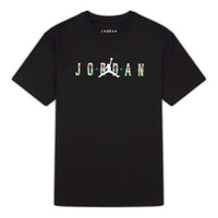 حذاء Air Jordan DNA مطبوع عليه أبجدية بشعار كبير وأكمام قصيرة باللون الأسود DQ5884-010