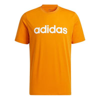تي شيرت adidas neo Ce Logo للرجال مطبوع عليه شعار رياضي برقبة دائرية وأكمام قصيرة باللون البرتقالي H14239