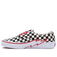 (WMNS) حذاء Vans Bolt Checkerboard الأصلي باللونين الأسود والأبيض VN000BWCCKK