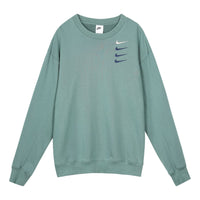 بلوفر رياضي رجالي من Nike French Terry Swoosh 4 مطرز برقبة دائرية باللون الأخضر الخريفي DB9408-387