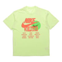 تي شيرت Nike Sportswear الرياضي بأكمام قصيرة ونمط طباعة باللون الأخضر الفلوري DA0938-383