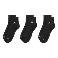 جوارب الكاحل اليومية من Air Jordan باللونين الأسود والأبيض DX9655-010