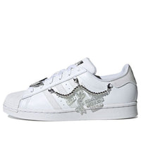 (WMNS) حذاء adidas originals Superstar باللون الأبيض/الفضي/الرمادي GZ8404