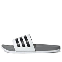 حذاء adidas Adilette Comfort Slide باللون الأبيض والرمادي GZ5895
