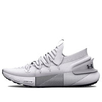 (WMNS) حذاء HOVR Phantom 3 من Under Armour باللون الأبيض الثلاثي 3025517-100
