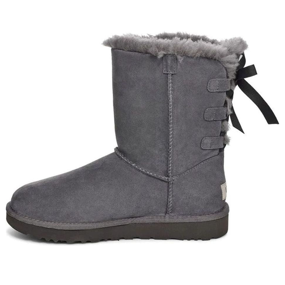 (WMNS) UGG حذاء قصير من Stiefel مبطن بالصوف باللون الرمادي 1110706-CHRC