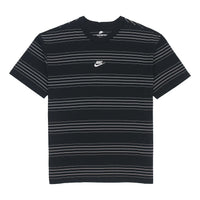 تي شيرت رجالي أسود بأكمام قصيرة ورقبة دائرية وشعار ماركة Nike DQ1117-010