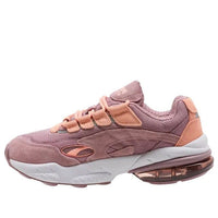 (WMNS) حذاء رياضي PUMA للجنسين من الفرو الصناعي بتصميم الشارع بشعار سادة منخفض الارتفاع باللون الوردي 370741-07