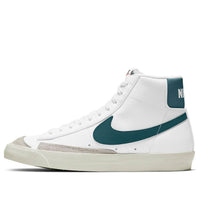 حذاء Nike Blazer Mid '77 Vintage باللون الأبيض الداكن والأخضر المزرق BQ6806-112