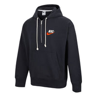 بلوفر رجالي من Nike بغطاء رأس وسحاب نصفي وشعار مطرز باللون الأسود DM5280-045