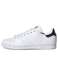 (WMNS) حذاء adidas Stan Smith Primegreen باللون الأبيض البحري الجامعي Q47224