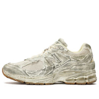حقيبة الحماية New Balance 2002R - متهالكة M2002RDG