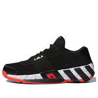 حذاء كرة السلة adidas Regulat Vintage باللون الأسود والأحمر Q33337