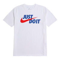 تيشيرت Nike Sportswear رجالي مطبوع عليه شعار JUST DO IT باللون الأبيض AR5007-106