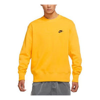 بلوفر رجالي رياضي كاجوال برقبة دائرية وشعار Nike Sportswear باللون الأصفر DA0022-713