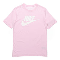 قميص Nike Sportswear Classic مطبوع عليه شعار، رقبة دائرية، كم قصير، وردي، أحمر، وردي، أحمر AR5005-663