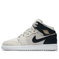 (GS) حذاء Air Jordan 1 Retro Mid 'Light Bone' 554725-023