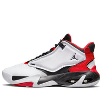 حذاء Air Jordan Max Aura 4 'White University Red' DN3687-106