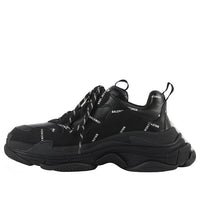 حذاء رياضي Balenciaga Triple S بشعار Allover - أسود 536737W2FA11090