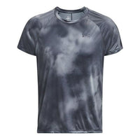 شورت رياضي قصير من Under Armour Iso-Chill Up the Pace باللون الرمادي 1377882-001
