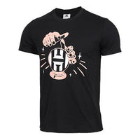 تيشيرت رياضي رجالي من adidas Hrdn Swag Verb James Harden Basketball Sports مطبوع برقبة دائرية وأكمام قصيرة باللون الأسود DX6926