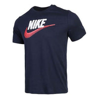 قميص Nike Sportswear بأكمام قصيرة وياقة مستديرة وشعار أسود AR4994-452