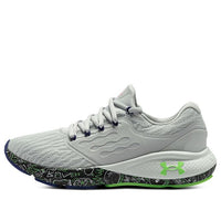 (WMNS) حذاء Under Armour Charged Vantage Fun CN باللون الرمادي والأخضر 3026453-100